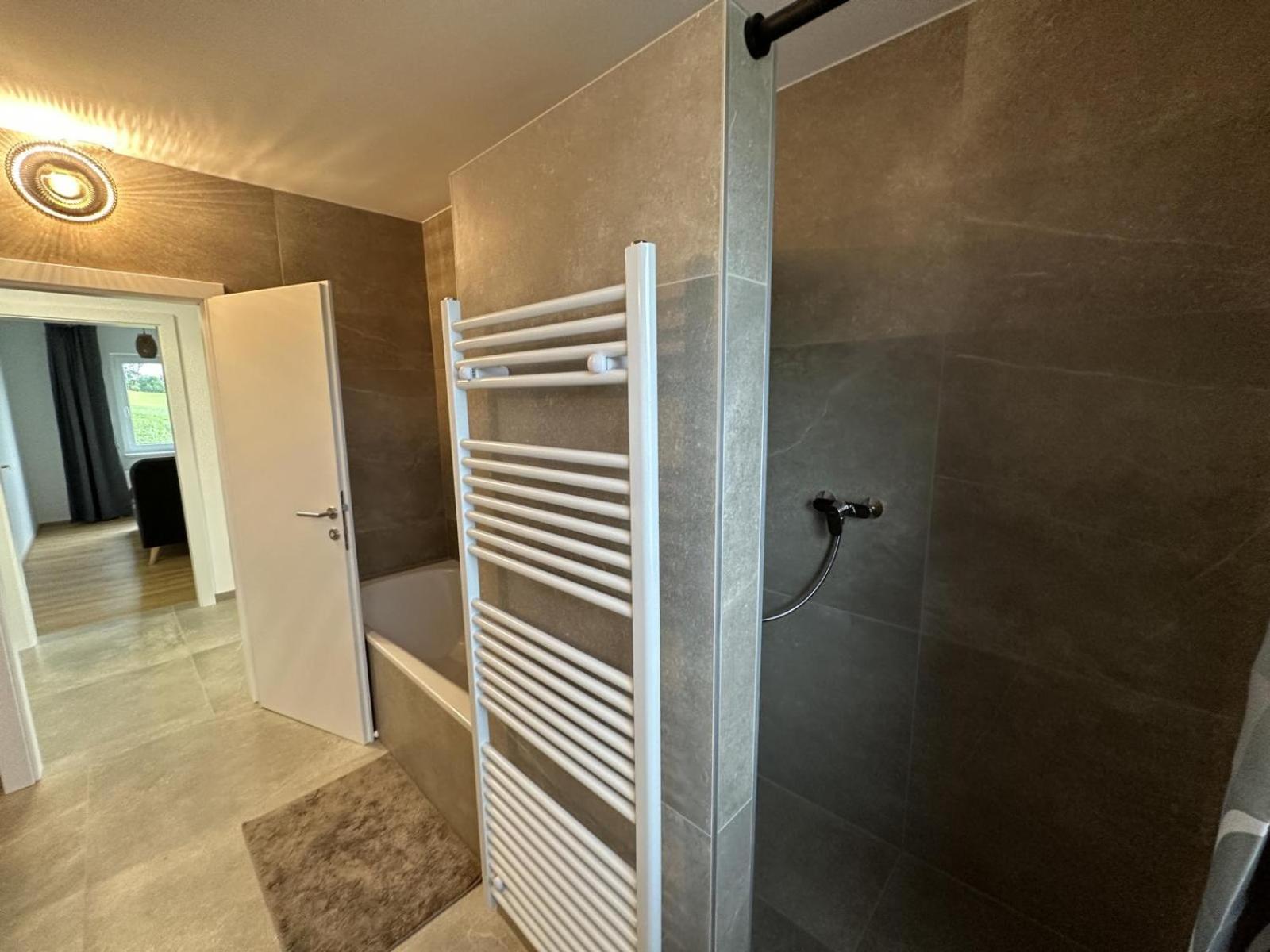 Geschmackvolle Wohnung In Katsdorf Im 1Og, Modern Und Bequem Exterior foto